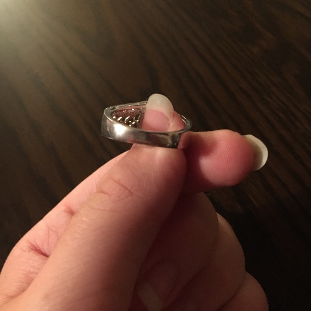 Ring - Picture 3 of 4
